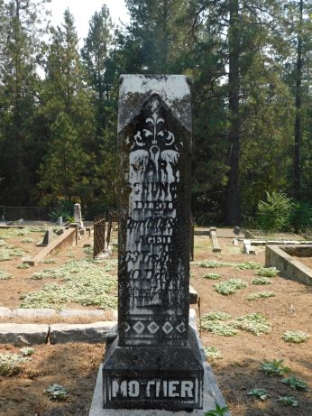 [Picture of Mary Chun grave]